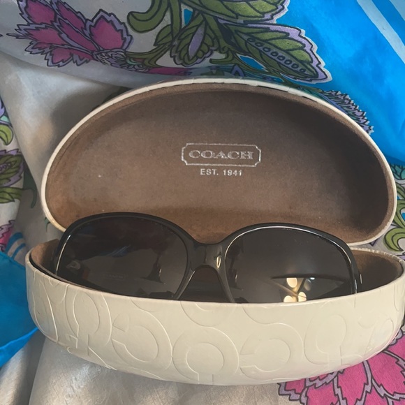 Coach Sunglasses - Picture 3 of 4